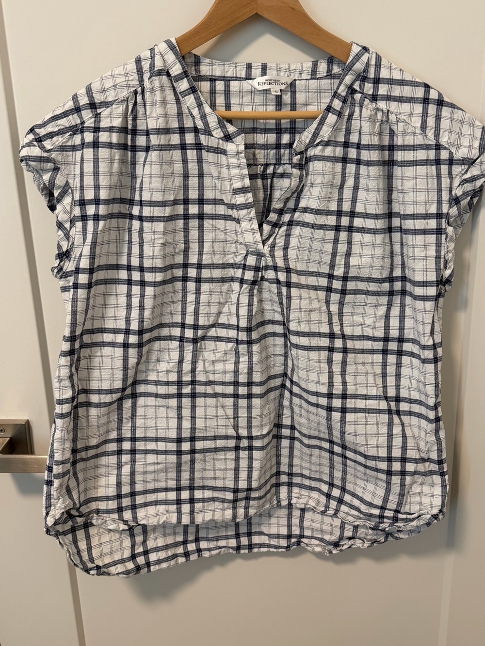 Northern Reflections White and Navy Plaid Short Sleeve Blouse